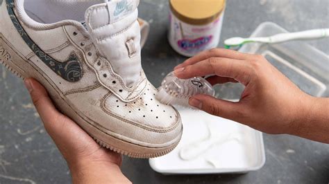 cleaning air force 1s shoes